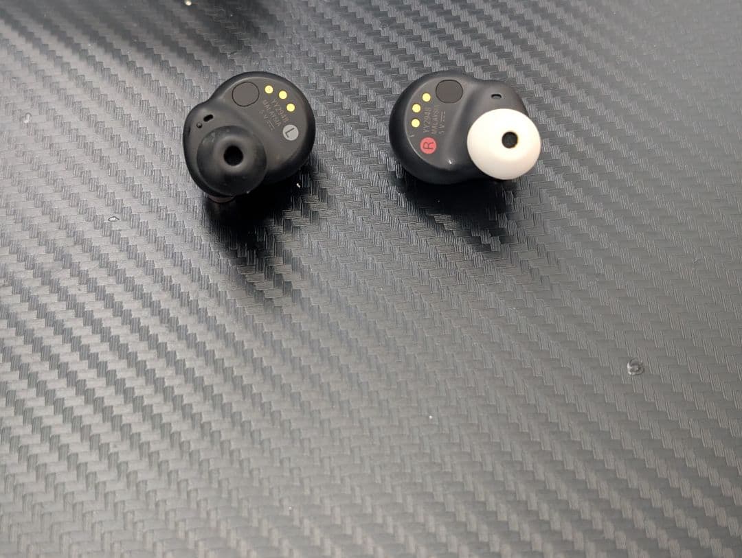 SONY ノイズキャンセリングヘッドホン　WF-1000XM4 本体および付属品