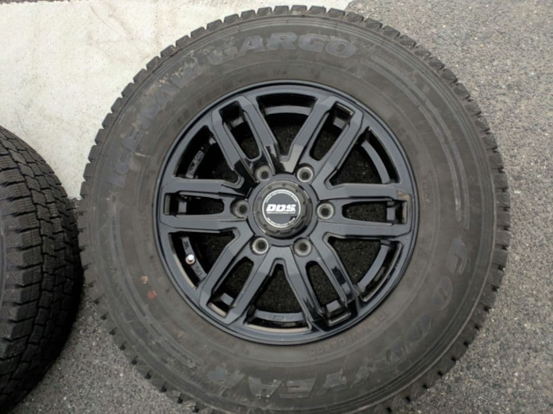 正月特価!!ハイエース使用 DOS 15インチホイールスタッドレスタイヤ③