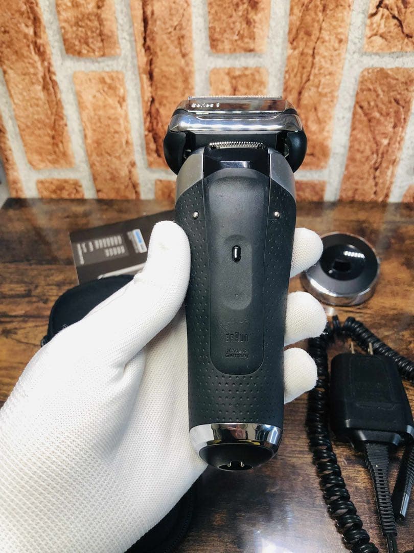 【美品】BraunSeries9 9260sメンズ電気シェーバー ブラウン