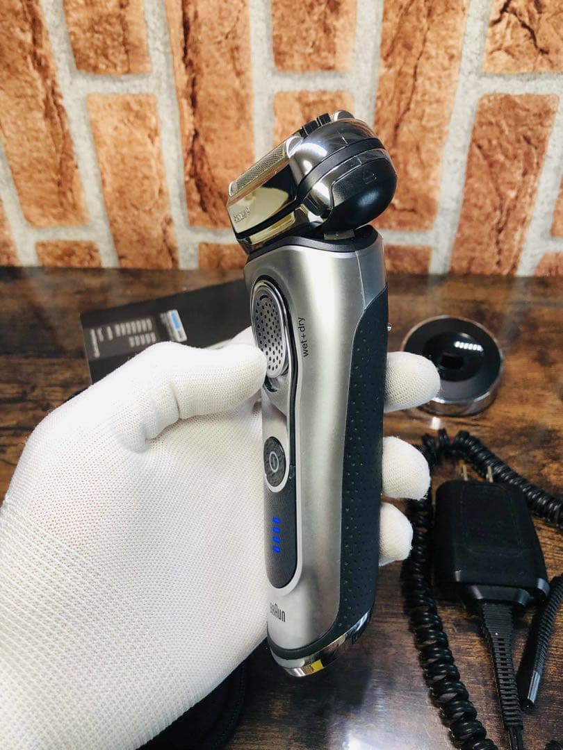 【美品】BraunSeries9 9260sメンズ電気シェーバー ブラウン