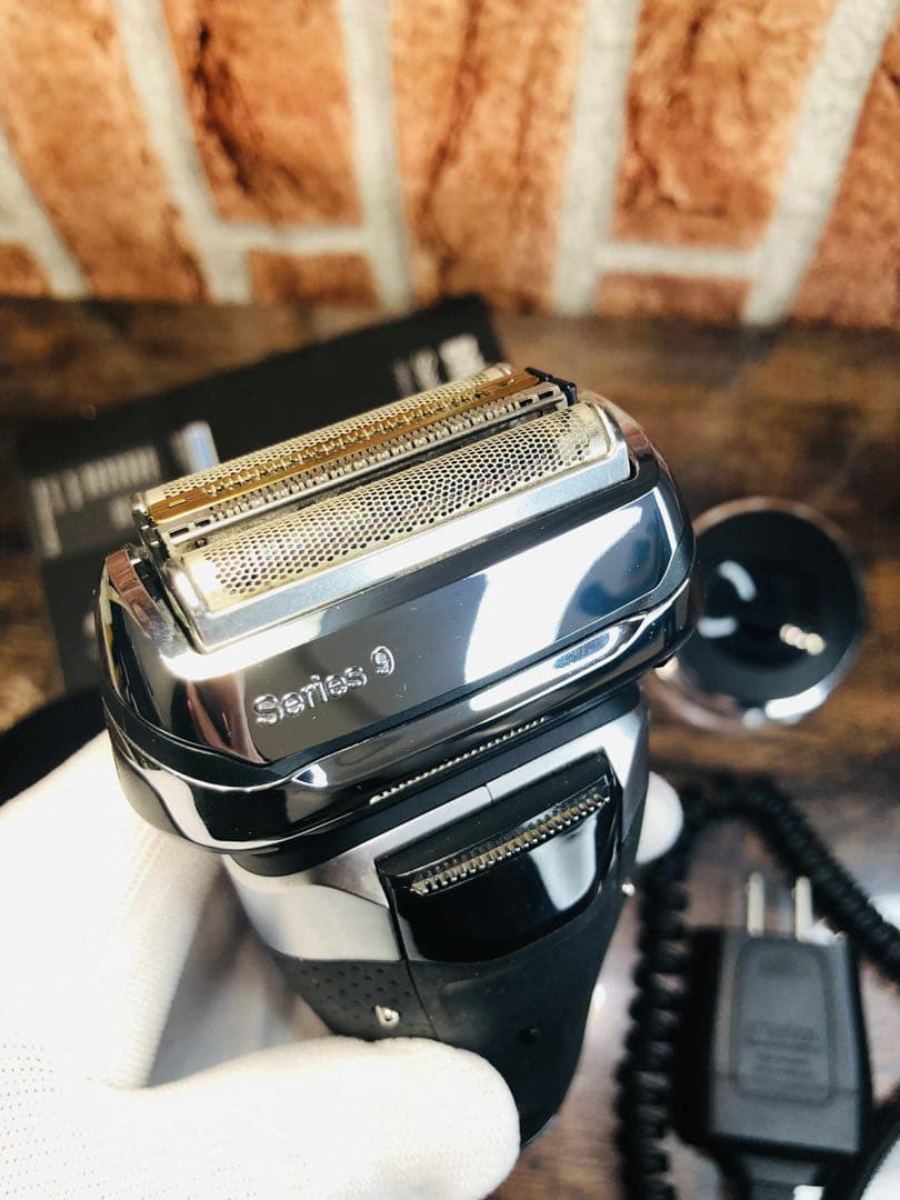 【美品】BraunSeries9 9260sメンズ電気シェーバー ブラウン