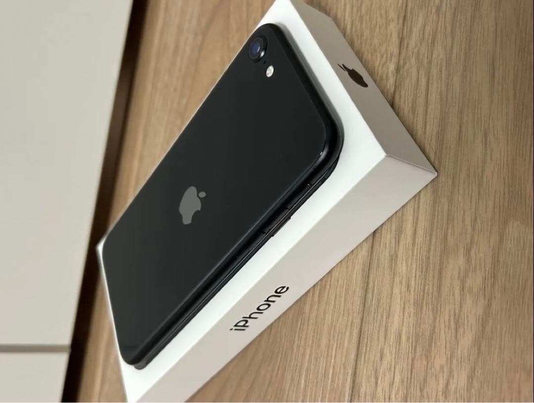 美品 iPhone SE 第2世代 64GB ブラック SIMフリー