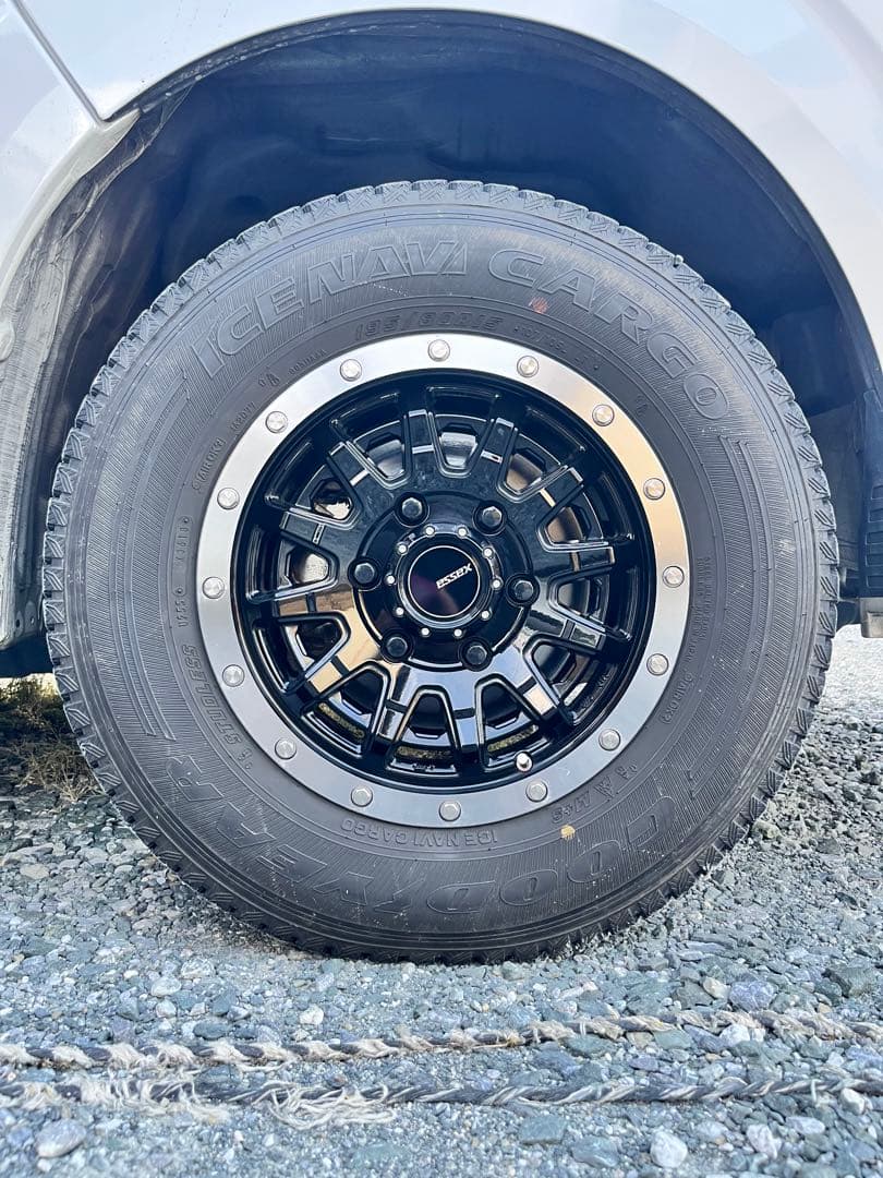 メンマ　ハイエース　essex 15インチ ホイールセット