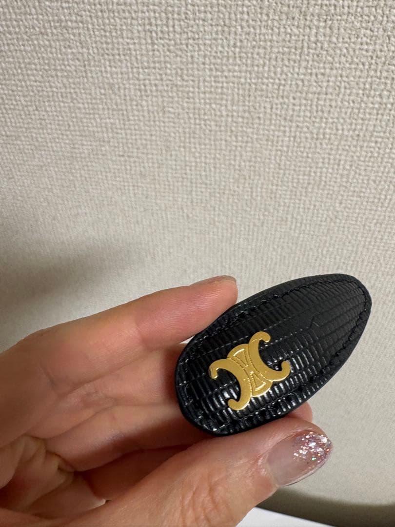 【1度使用のみ】CELINE ヘアクリップ 牛革