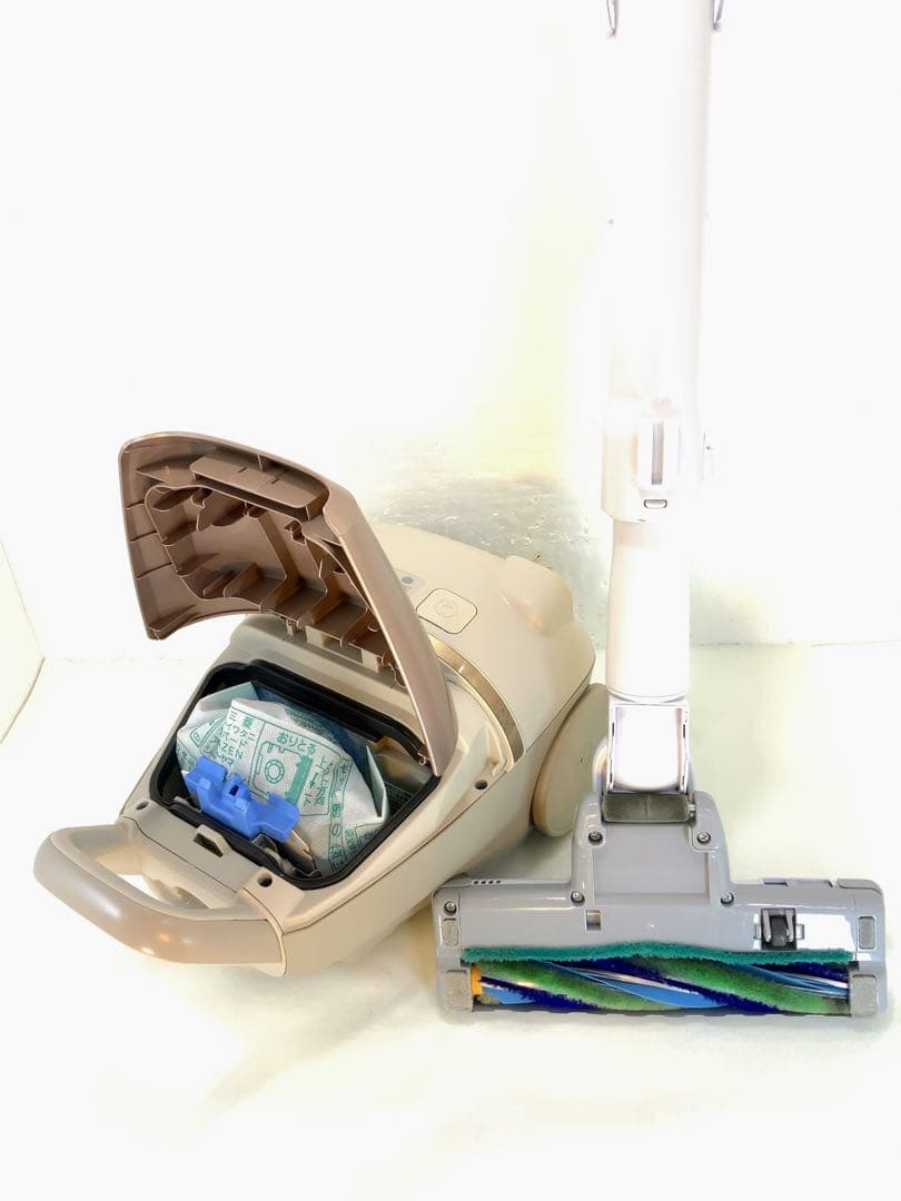 HITACHI 紙パック式クリーナー　CVーPVK91