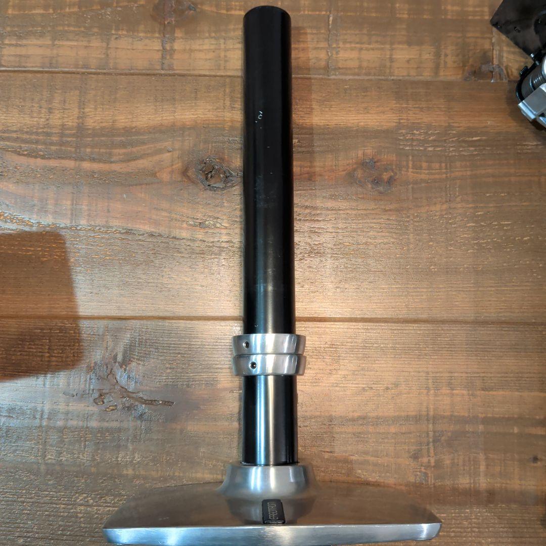 ERGOTRON LXデュアル デスク マウント アーム スタッキング①