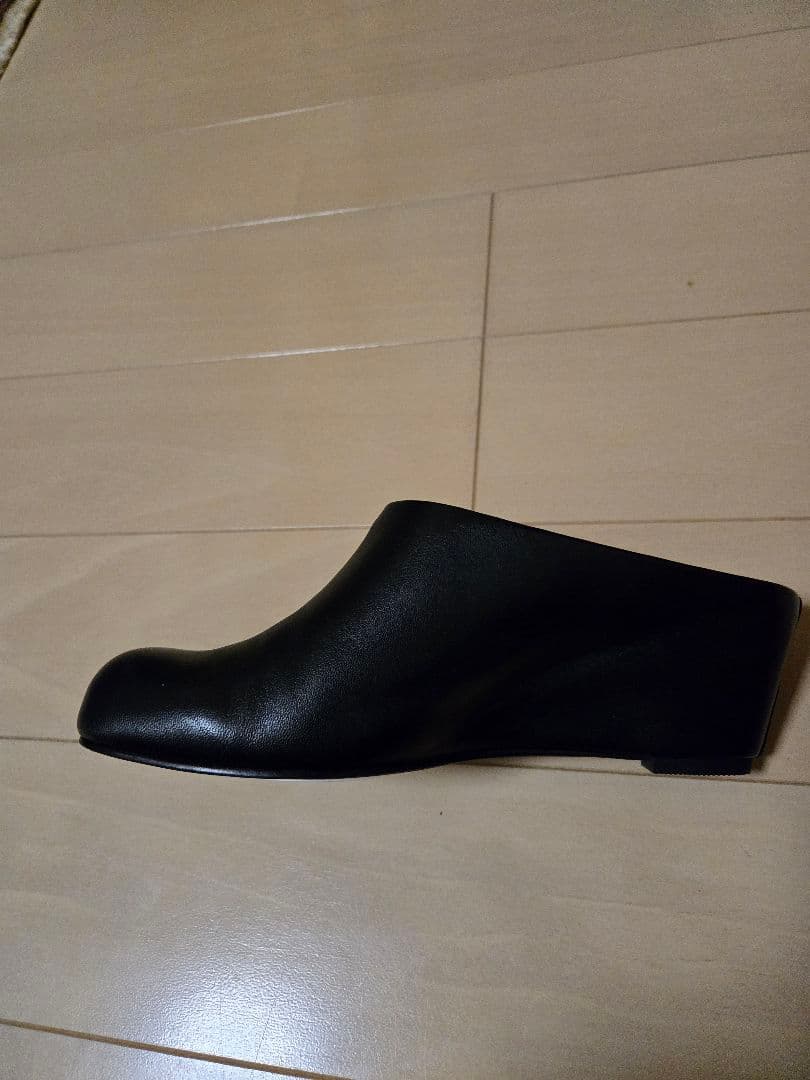 BEAUTIFUL SHOES ミュ一ル　23.5センチ