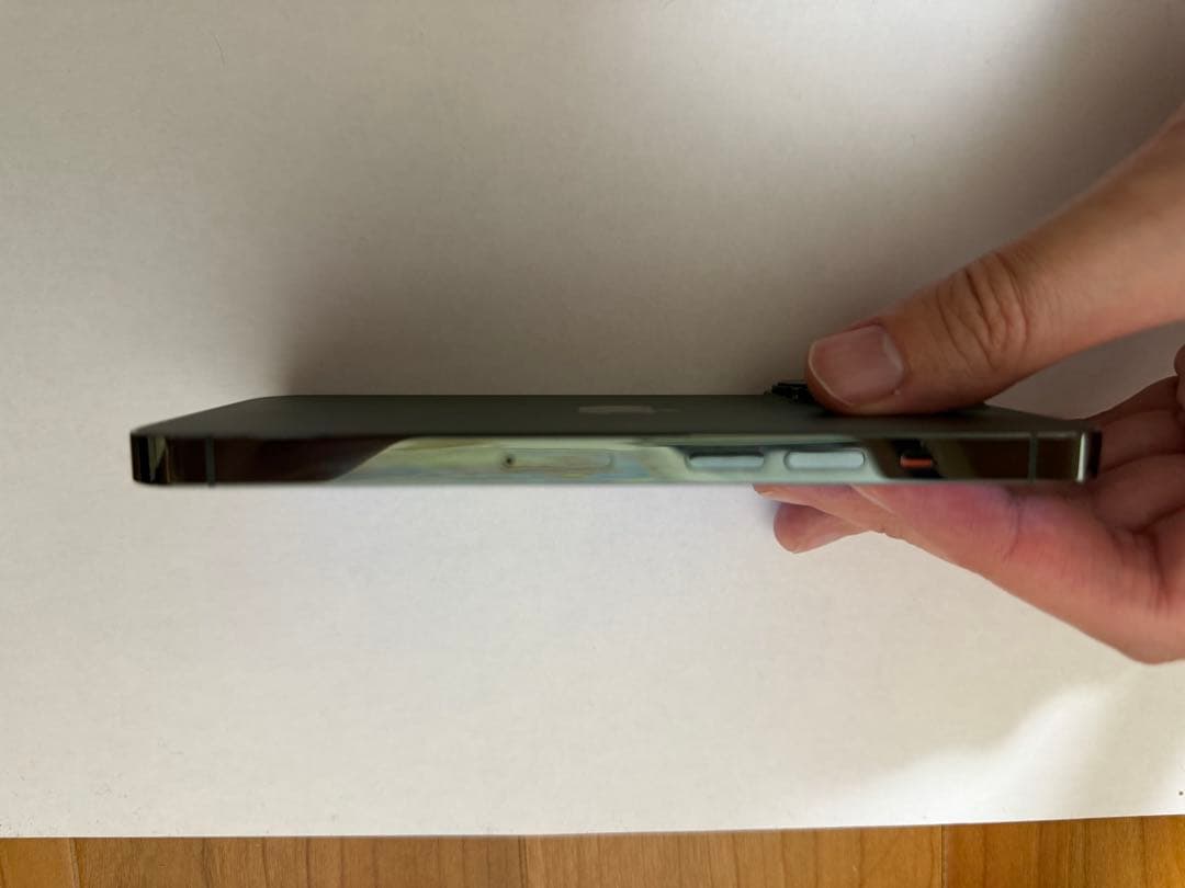 ihakenApple iPhone 13 Pro バッテリー100%