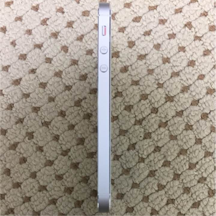 iPhone5s 64GB docomo 手帳型ケース／バッテリー付