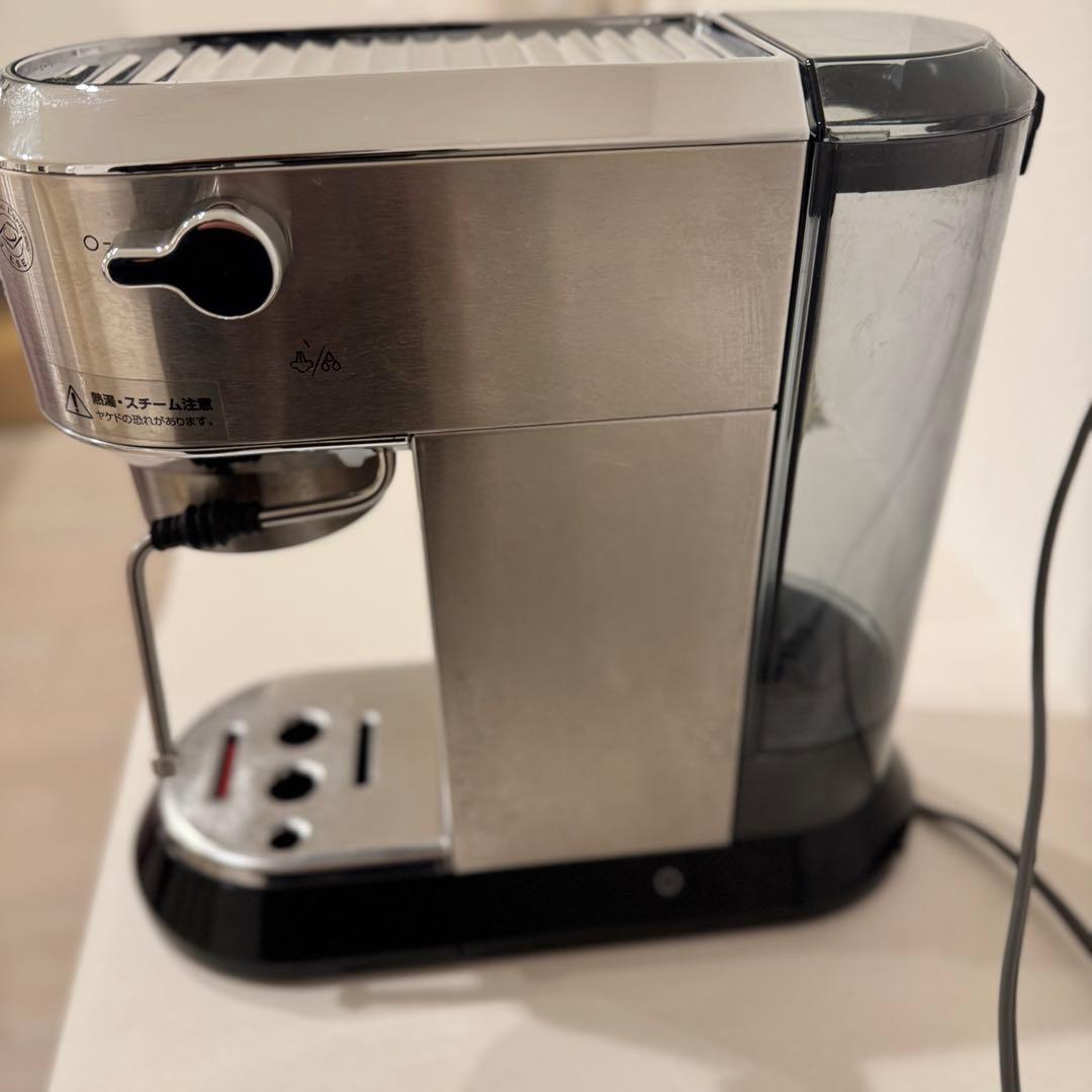 デロンギ　エスプレッソメーカー　EC680M