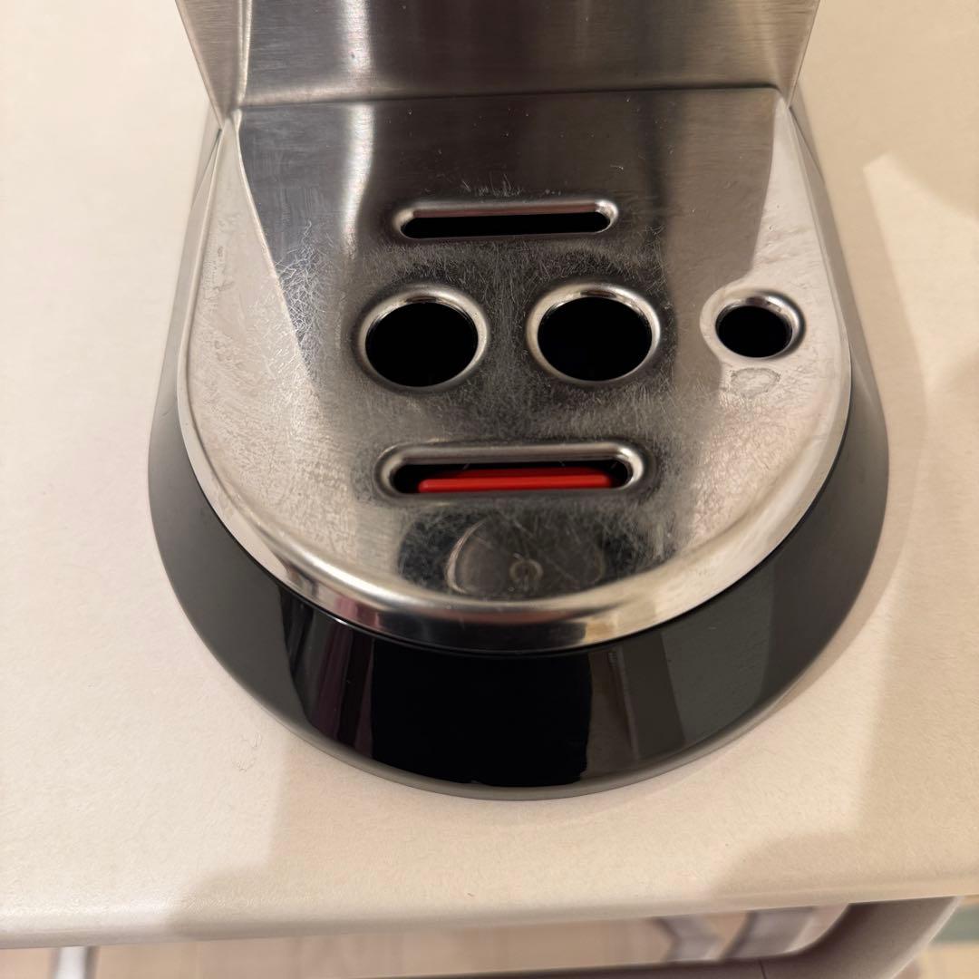 デロンギ　エスプレッソメーカー　EC680M