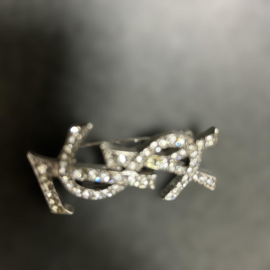 YSL ロゴ ブローチ シルバー クリスタル