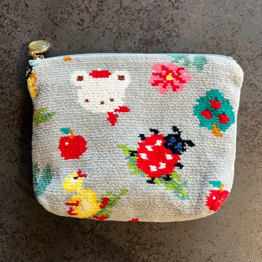 フェイラー　familiar ハイジアップルフォレスト　ポーチ