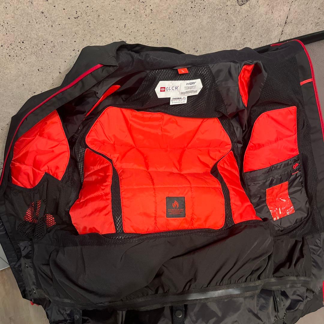美品686 スノーボード　ウェア　ジャケット　THERMAGRAPH ボルコム