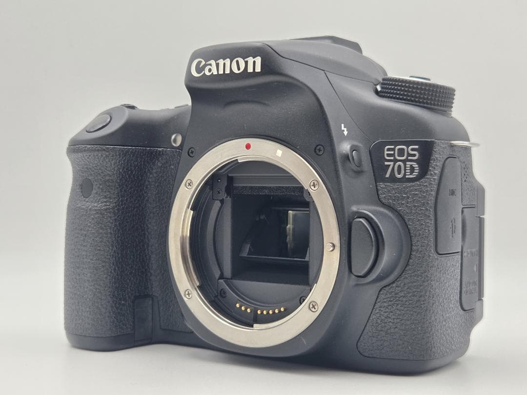 【1,928ショット】キヤノン　Canon EOS 70D ボディ ブラック