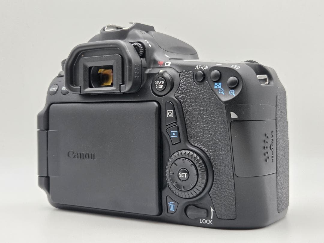 【1,928ショット】キヤノン　Canon EOS 70D ボディ ブラック