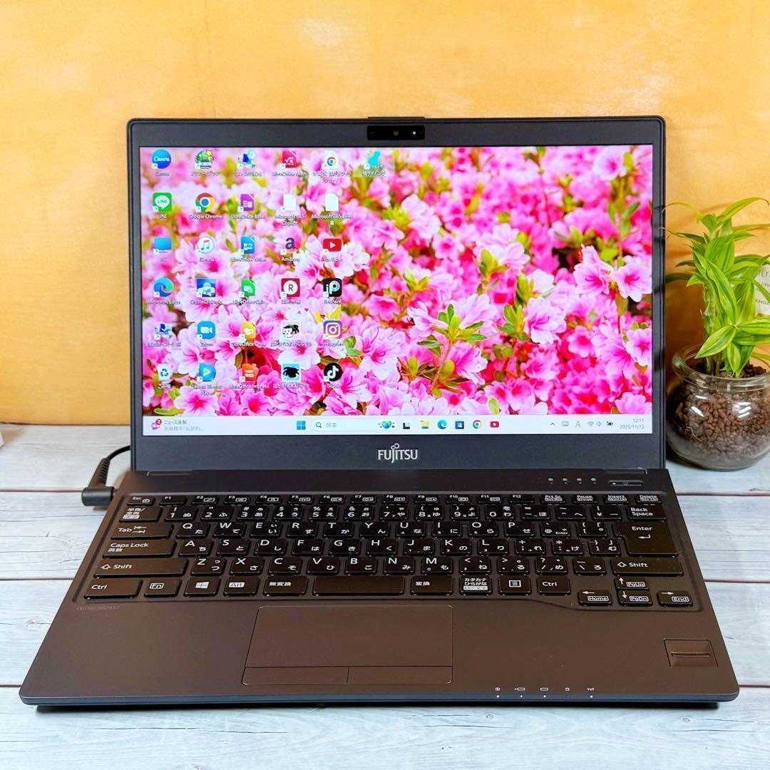 売れてます✨薄型軽量ノートPC❣️メモリ8GB☘️SSD☘️Windows11