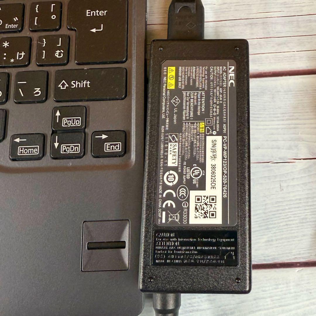 売れてます✨薄型軽量ノートPC❣️メモリ8GB☘️SSD☘️Windows11