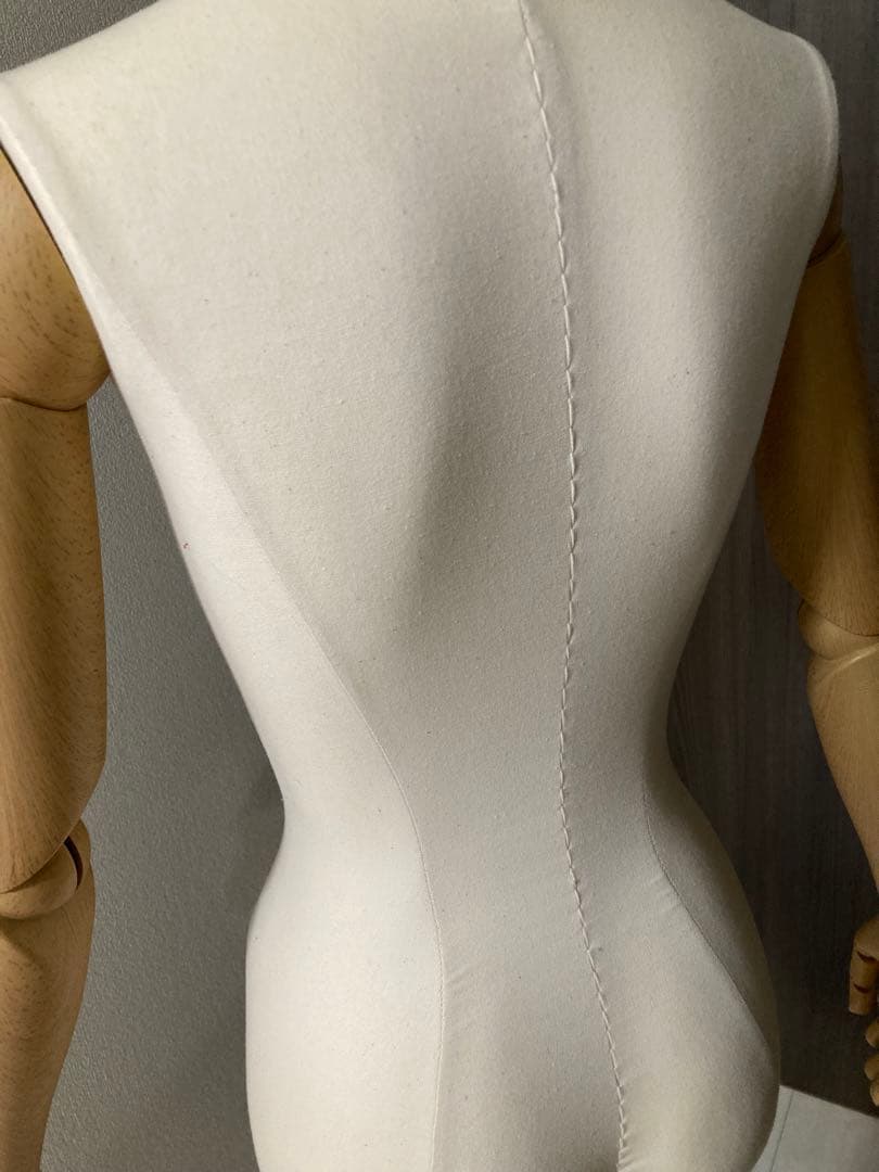 マネキンヤ・コム　レディス・スリムボディ(5号・木調腕付)