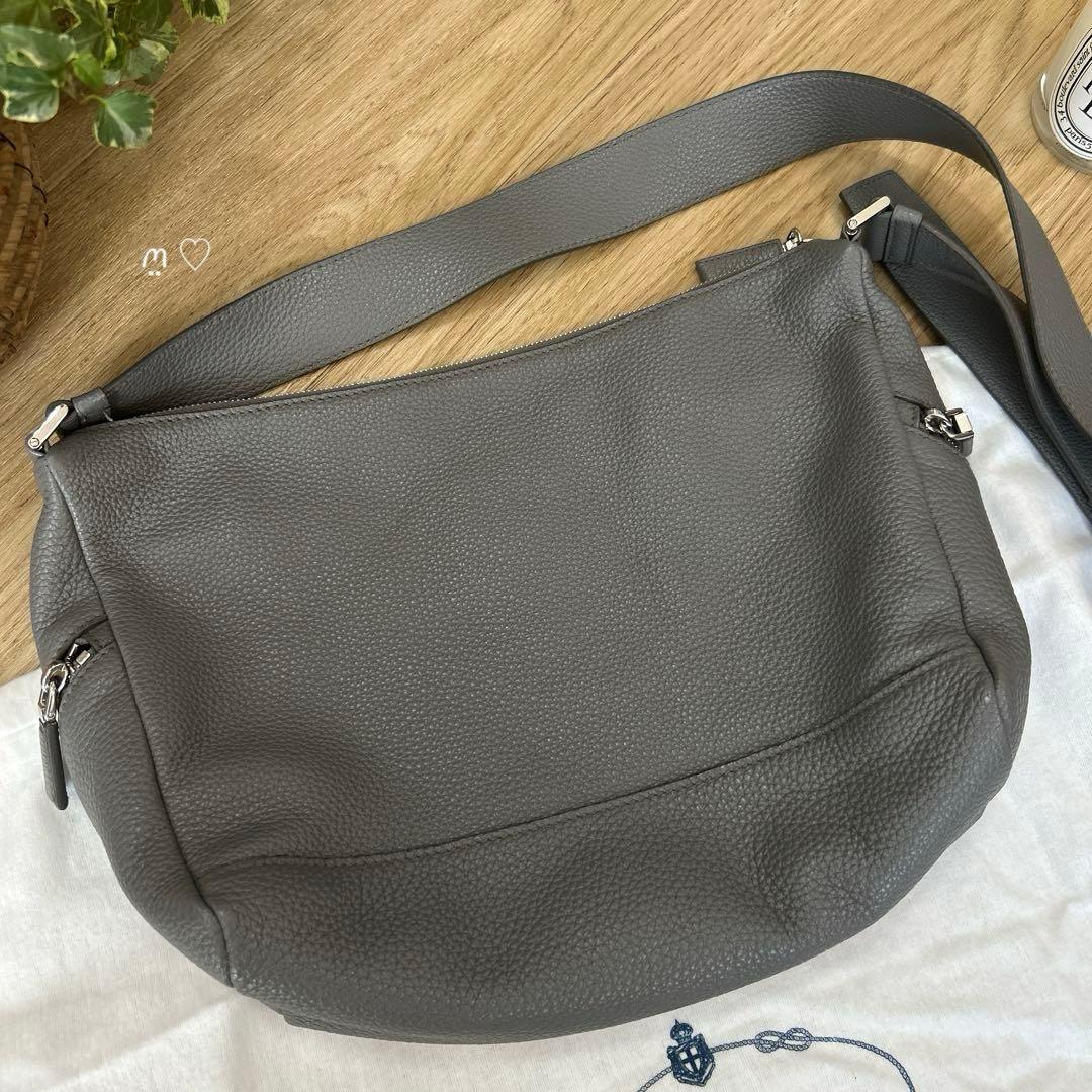 プラダ　ヴィッテロダイノレザーロゴショルダーバッグ　メッセンジャー　2VH165