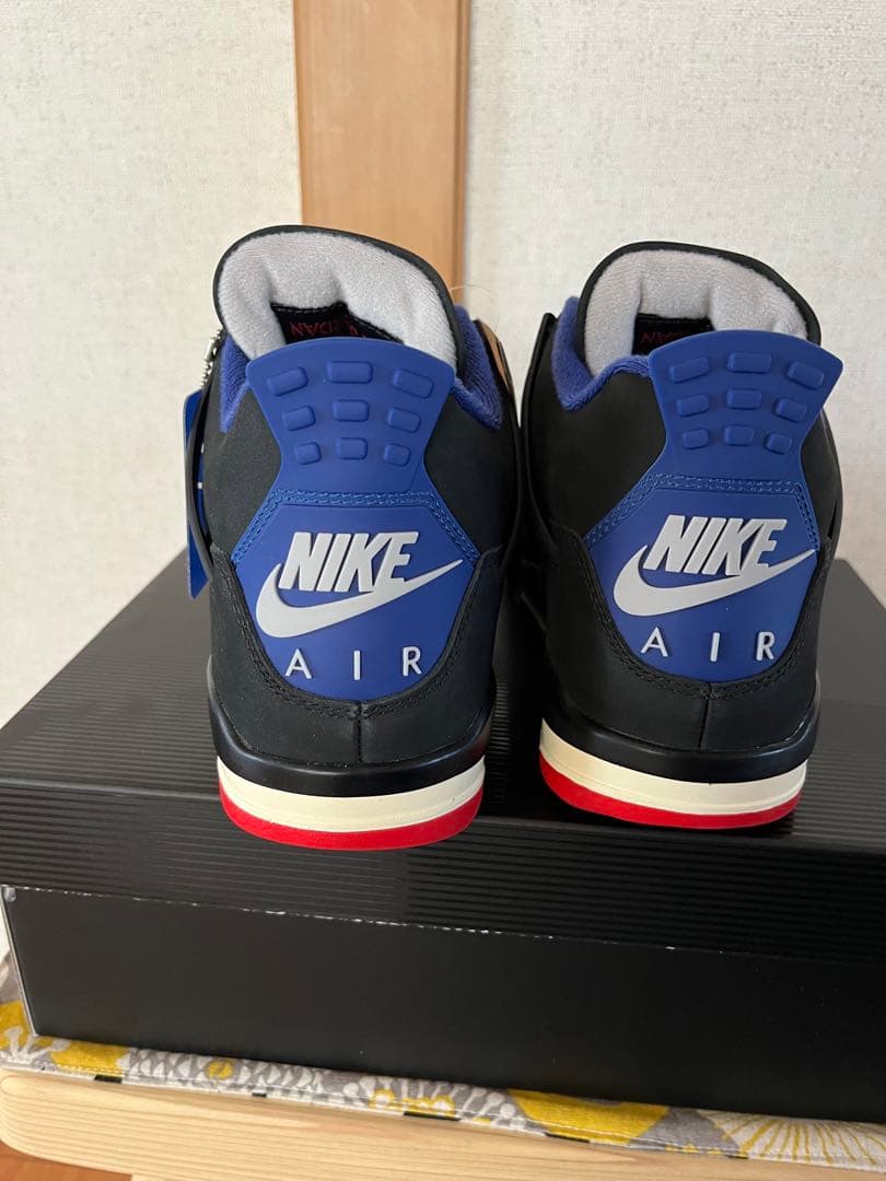 i*5様 Air Jordan 4