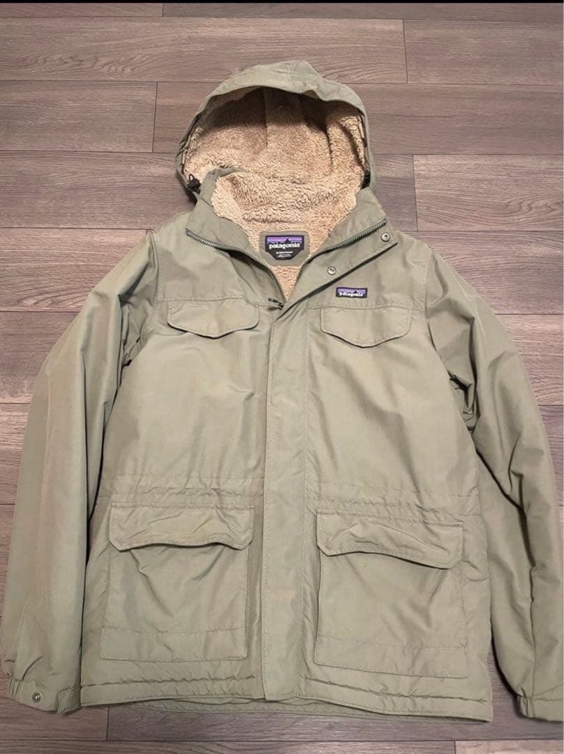 patagoniaイスマスパーカー　グリーンオリーブ希少美品　即完売品　日本Ｌ