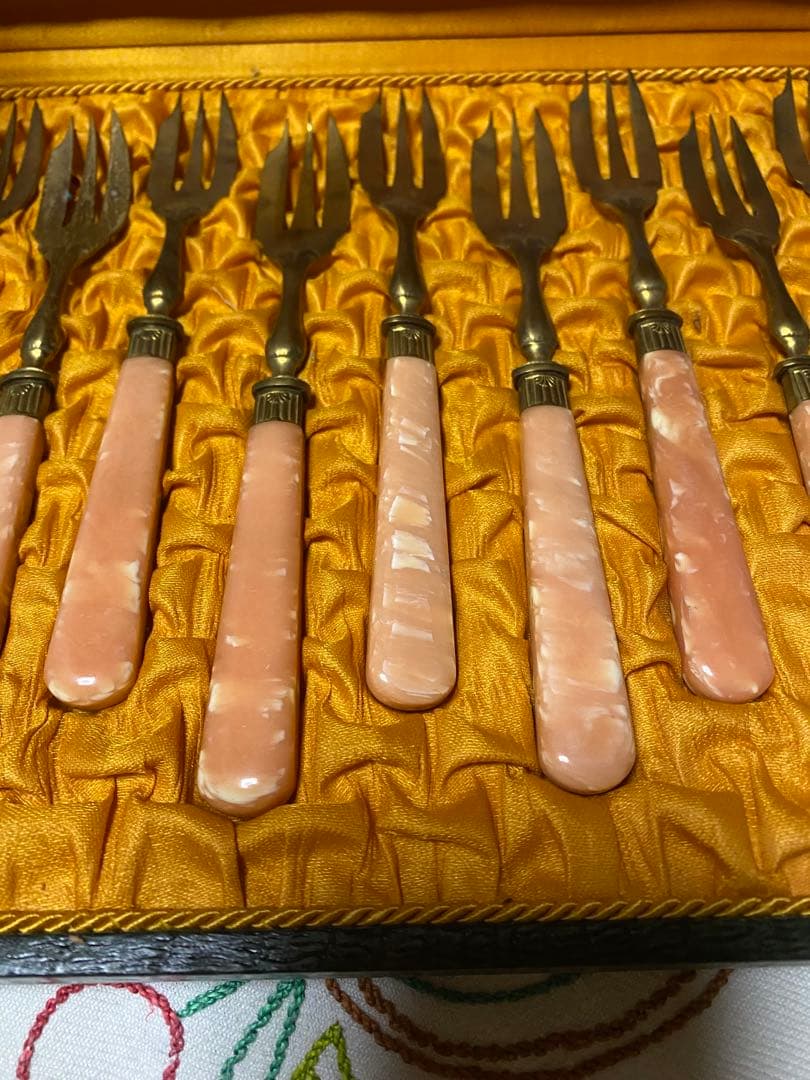 フランスアンティークMontpeyroux ピンクハンドル フォークセット11本