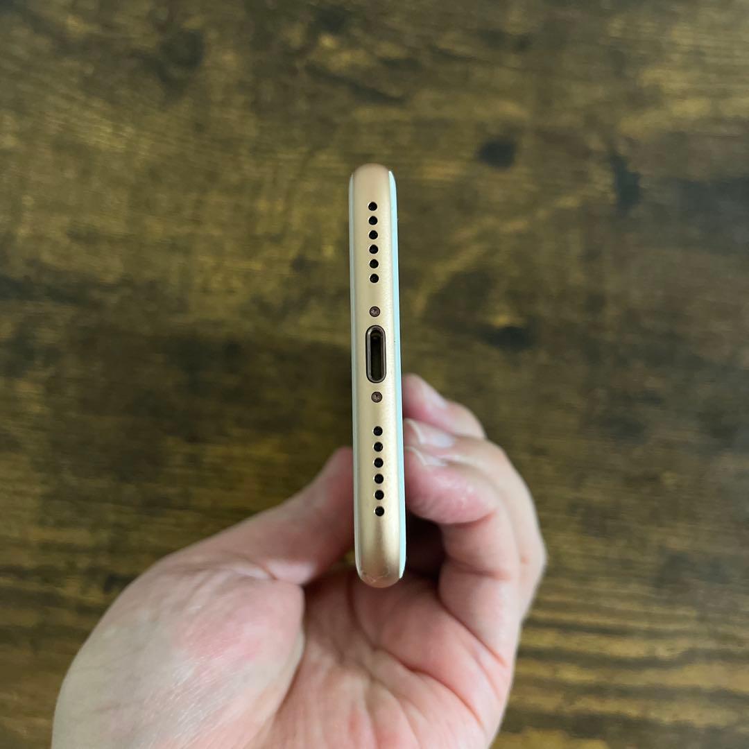 【美品】Apple iPhone 8 64GB ドコモ