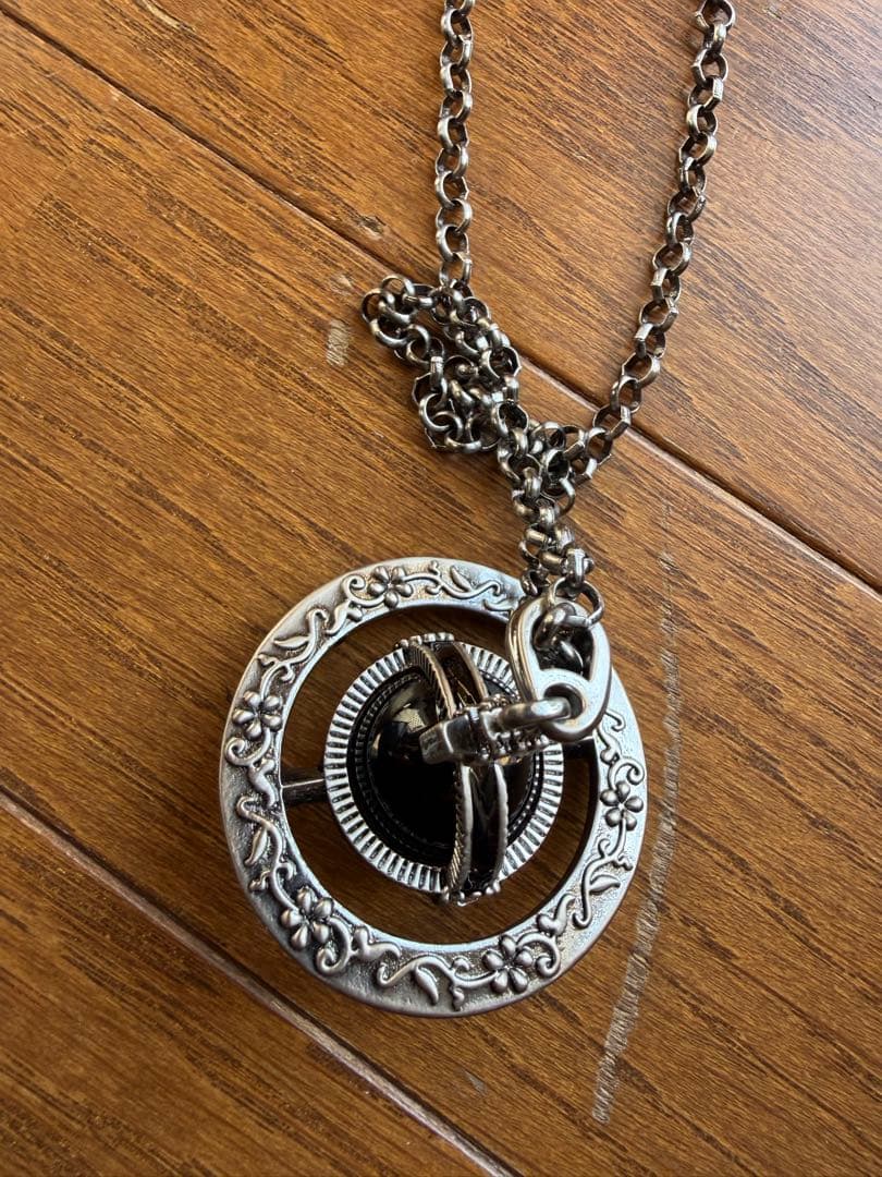 Vivienne Westwoodスモール オーブ ネックレス 総柄