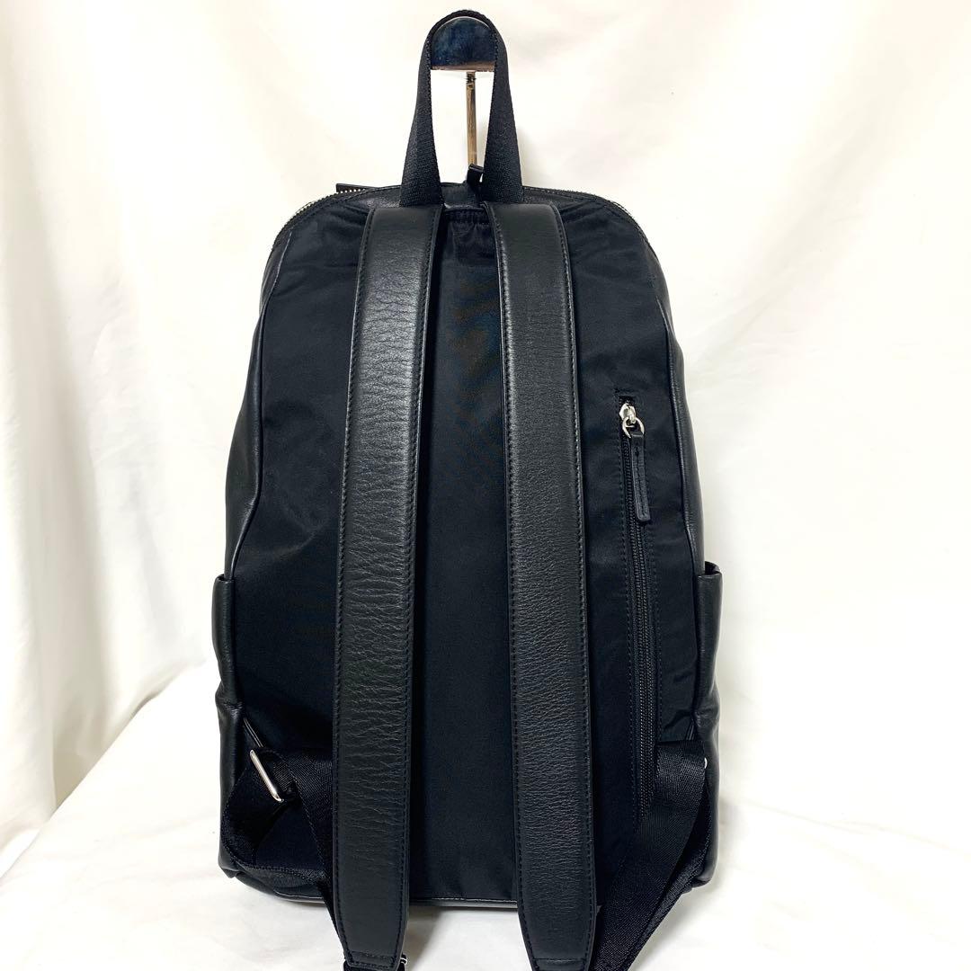 【雑紙掲載　A4収容可能】ガリャルダガランテ　リュック　バックパック　レザー　黒