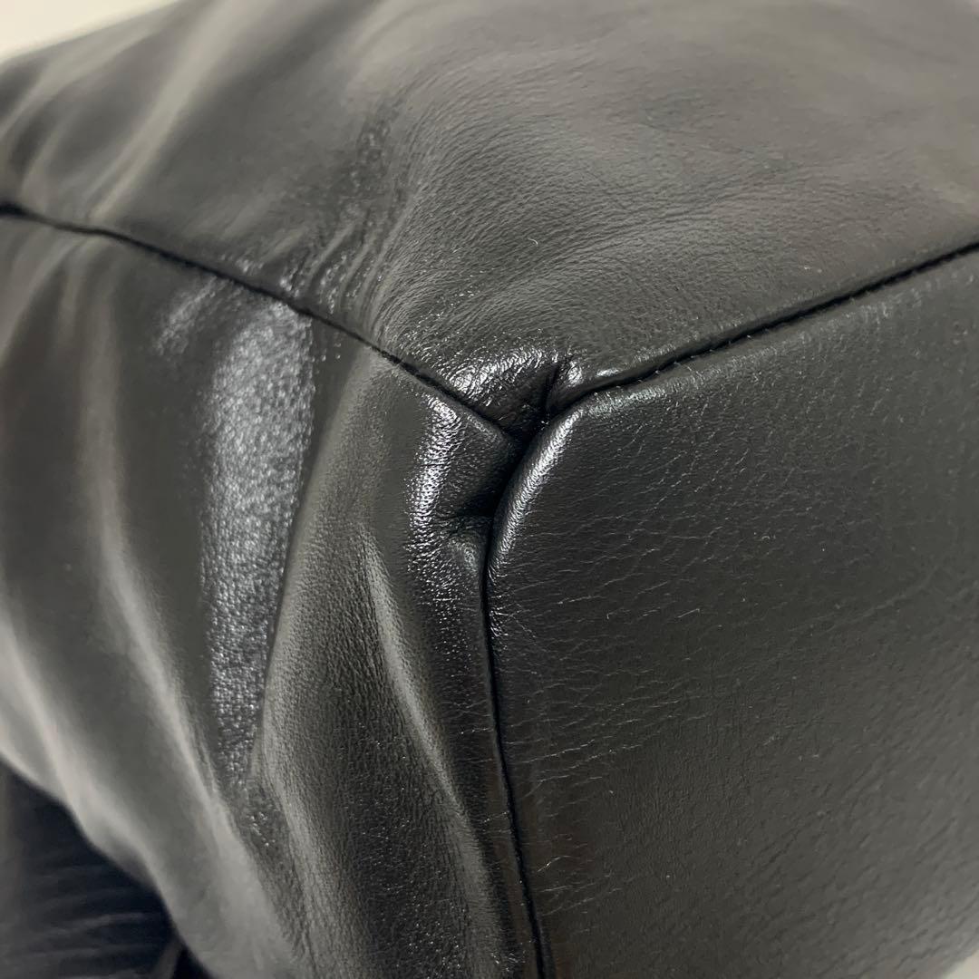 【雑紙掲載　A4収容可能】ガリャルダガランテ　リュック　バックパック　レザー　黒