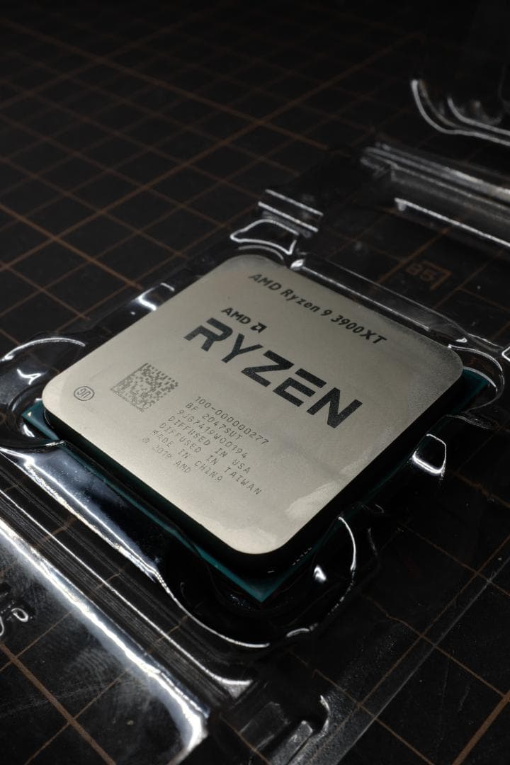 AMD Ryzen 9 3900XT CPU 本体