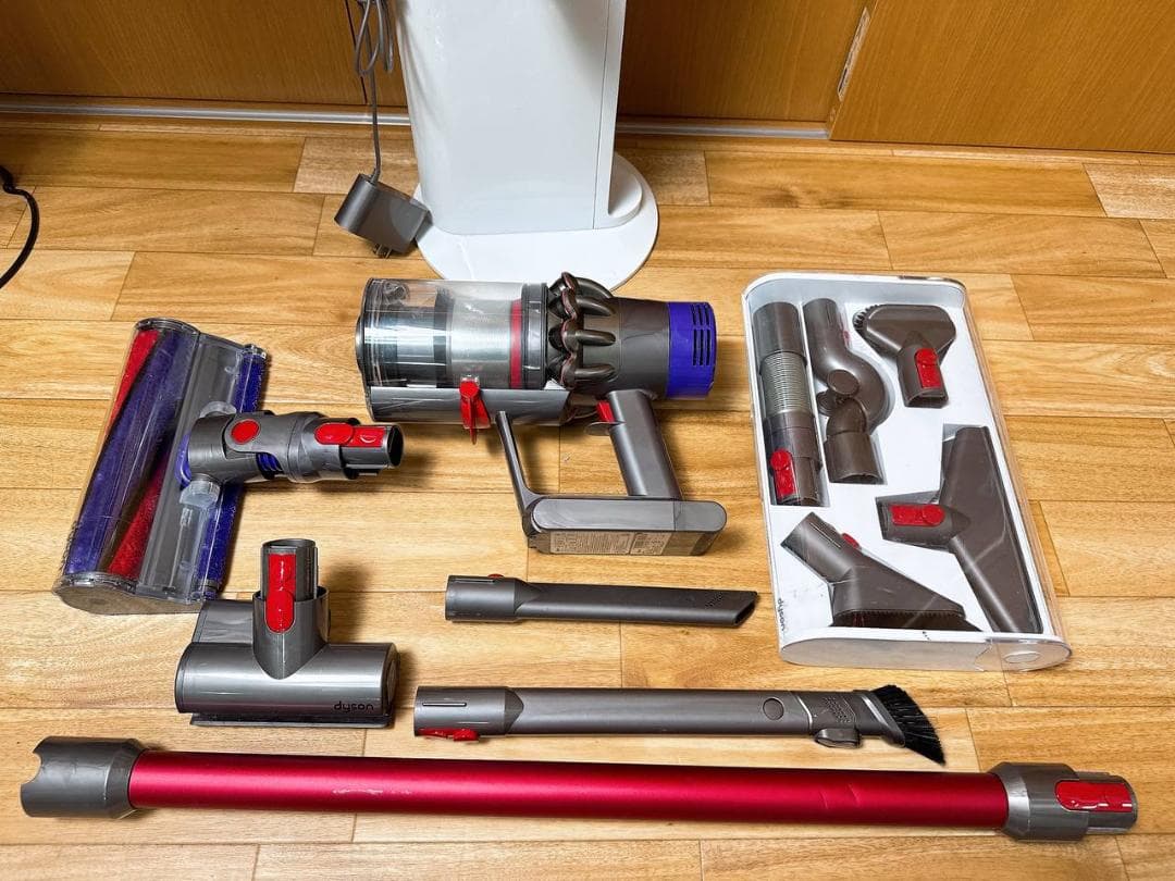 【分解洗浄済】296-ダイソン dyson v10 sv12 掃除機 作動品