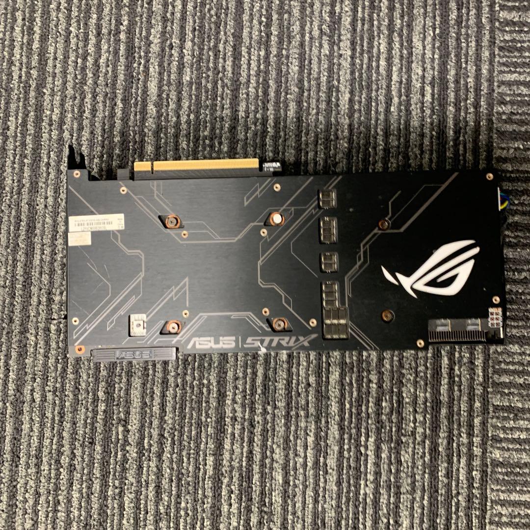 ASUS ROG-STRIX-RTX2070S-AB8-GAMING 本体