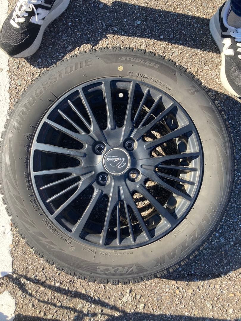 【1/5まで1000円引き➕値段交渉可】NBOX スノータイヤ　ブリヂストン4本