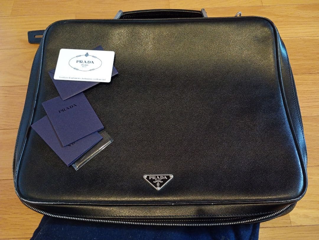 【希少】PRADA 本革サフィアーノレザーブリーフケース