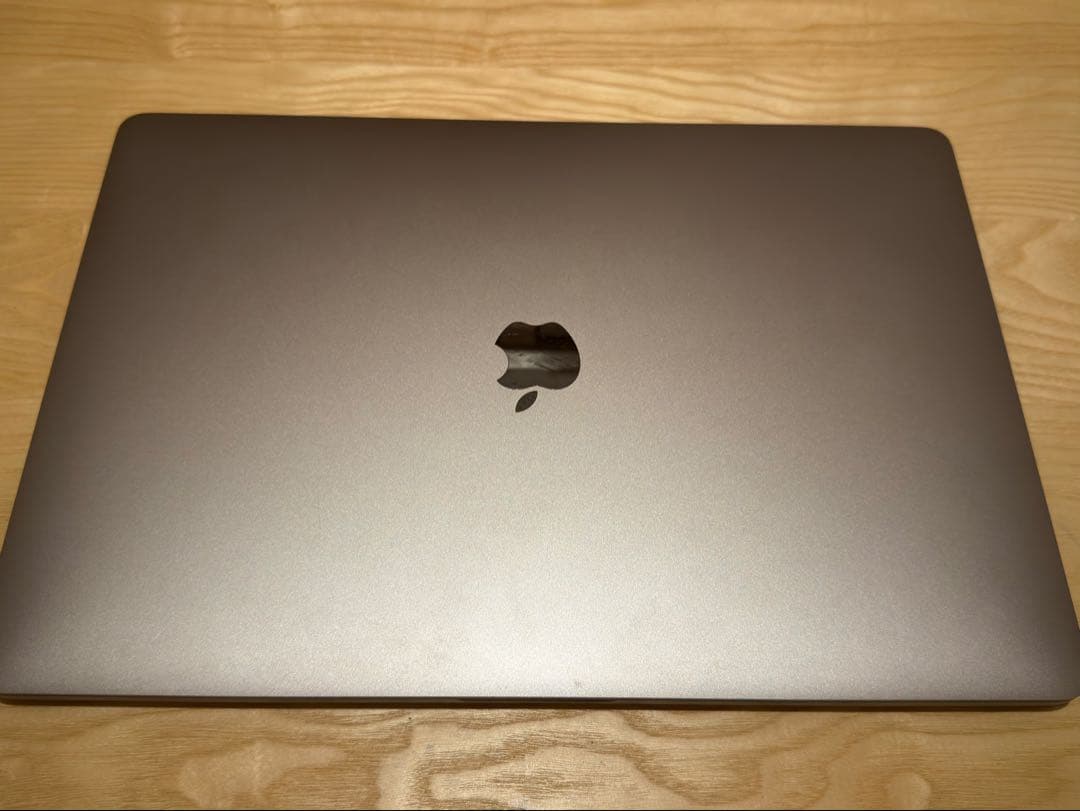 MacBook Pro 2018 15インチ スペースグレー 本体