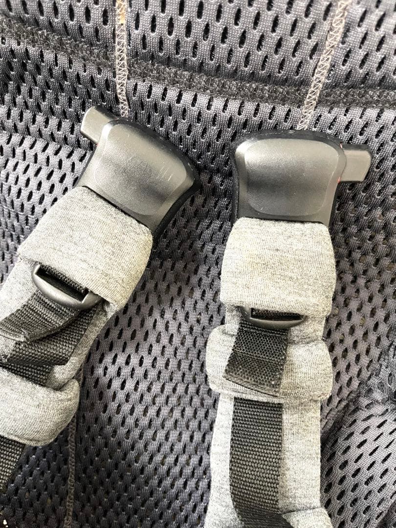 BabyBjörn 抱っこ紐 ハーモニー　アンスラサイト　ベビービョルン　人気