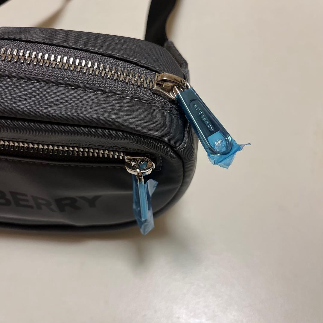 BURBERRY ボディバッグ チャコールグレー