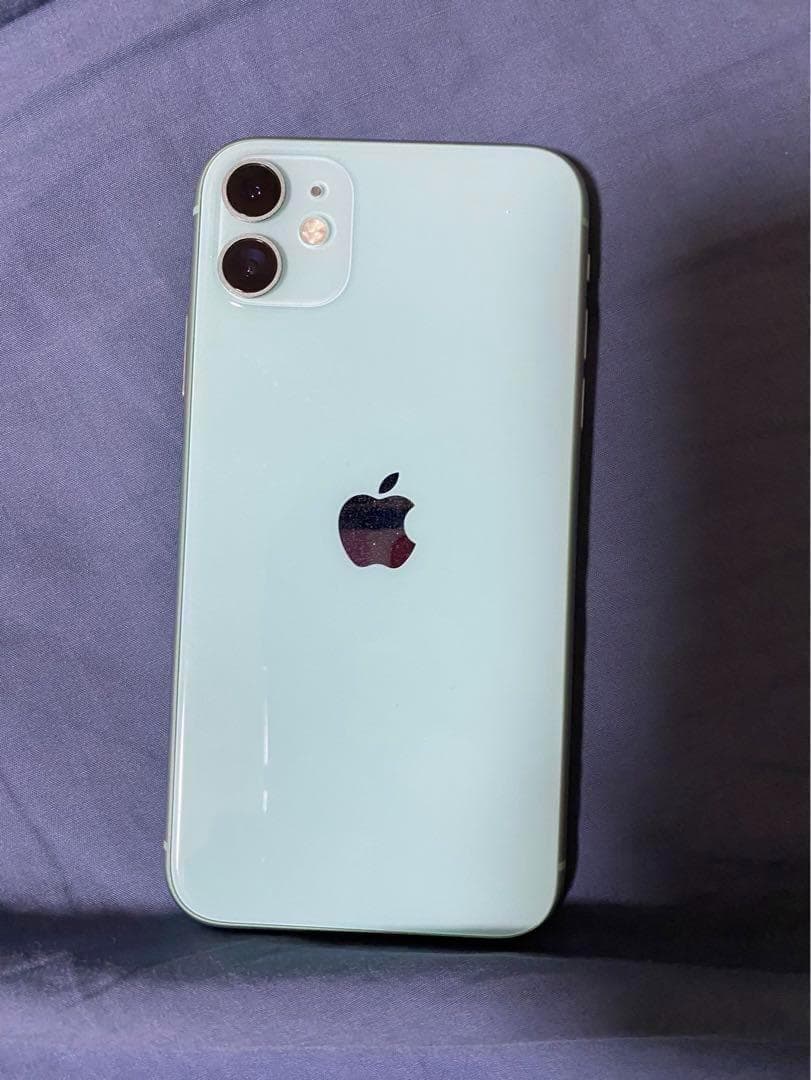 iPhone 11 グリーン 64GB SIMフリー バッテリー70%台 画面割