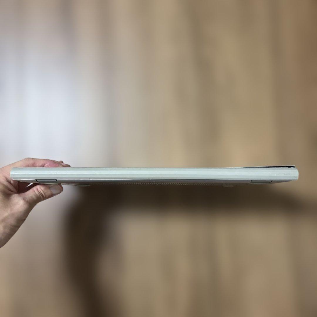 Dell Inspiron 13 5000 第11世代 Core i5