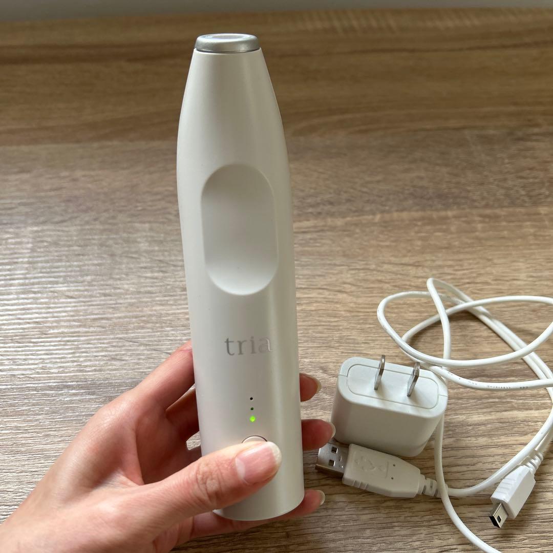 トリア 脱毛器 充電器付き(12/27〜30発送不可)