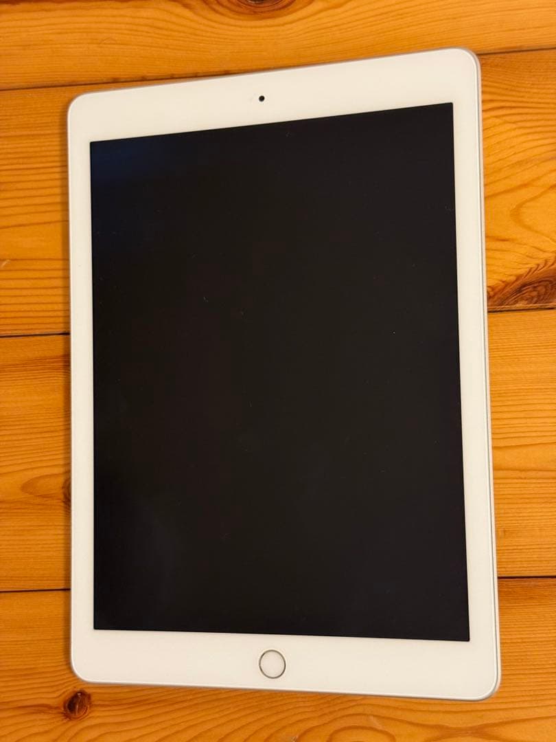 Apple iPad(第5世代)32GBシルバー 本体のみ