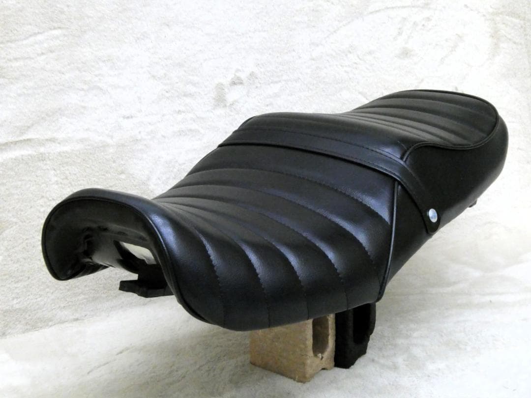 バリオス　２型　黒皮　タックロールシート /②あんこ抜き 完成品　ZR250B