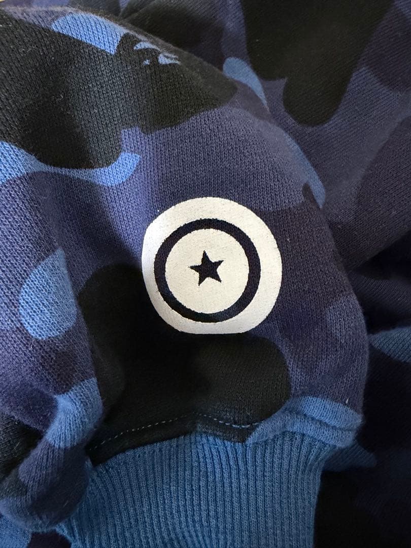 りんりんA Bathing Ape シャークパーカー Mサイズ