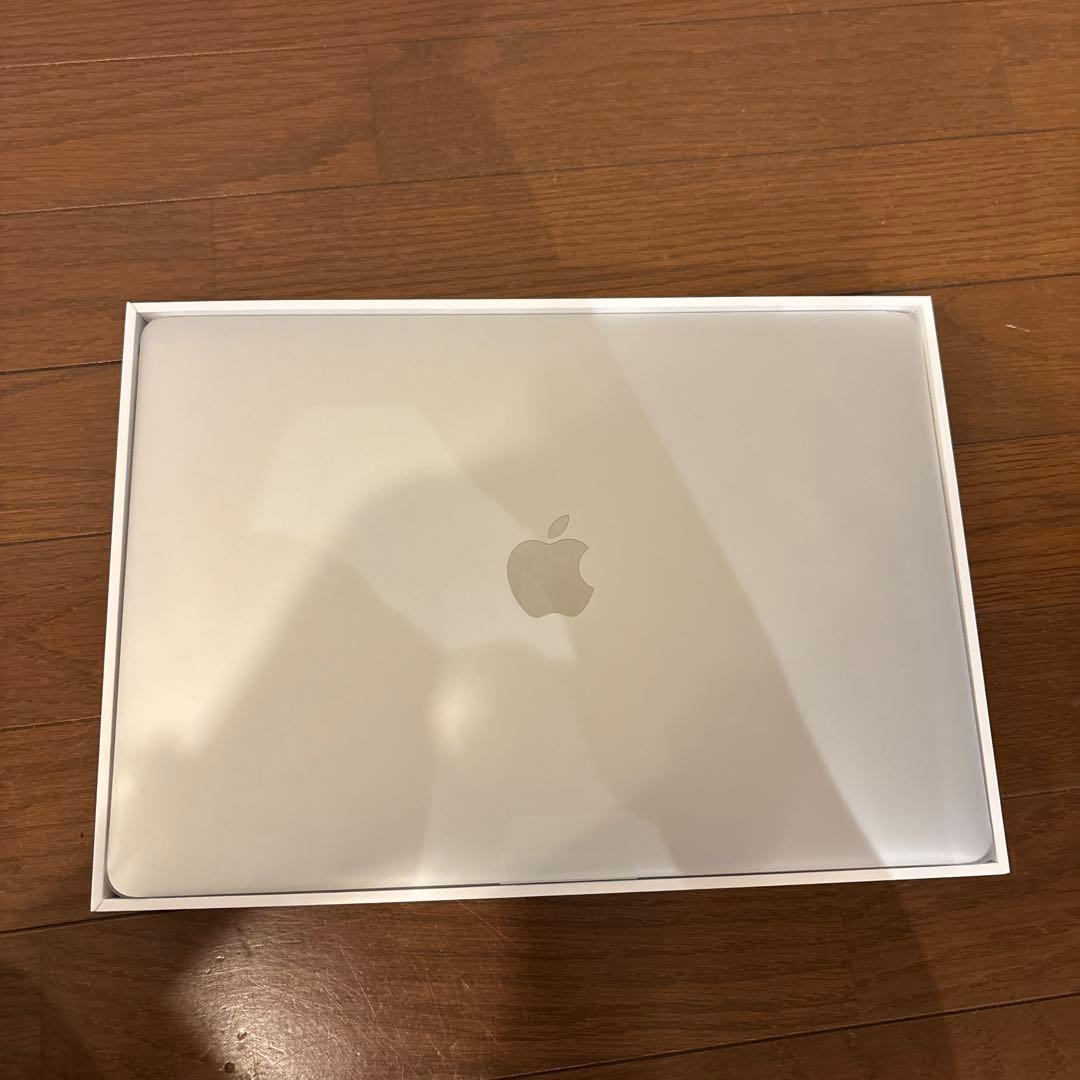 【美品】MacBook Air 13インチ M1チップ搭載8GB 512GB