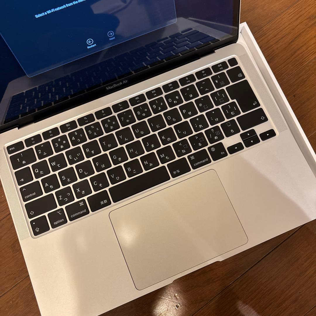 【美品】MacBook Air 13インチ M1チップ搭載8GB 512GB