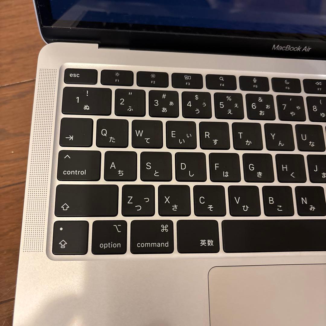 【美品】MacBook Air 13インチ M1チップ搭載8GB 512GB