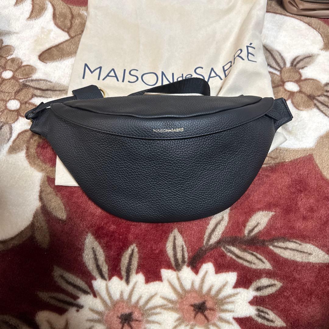 MAISON de SABRÉ ブラックレザー ボディバッグ・ウエストポーチ