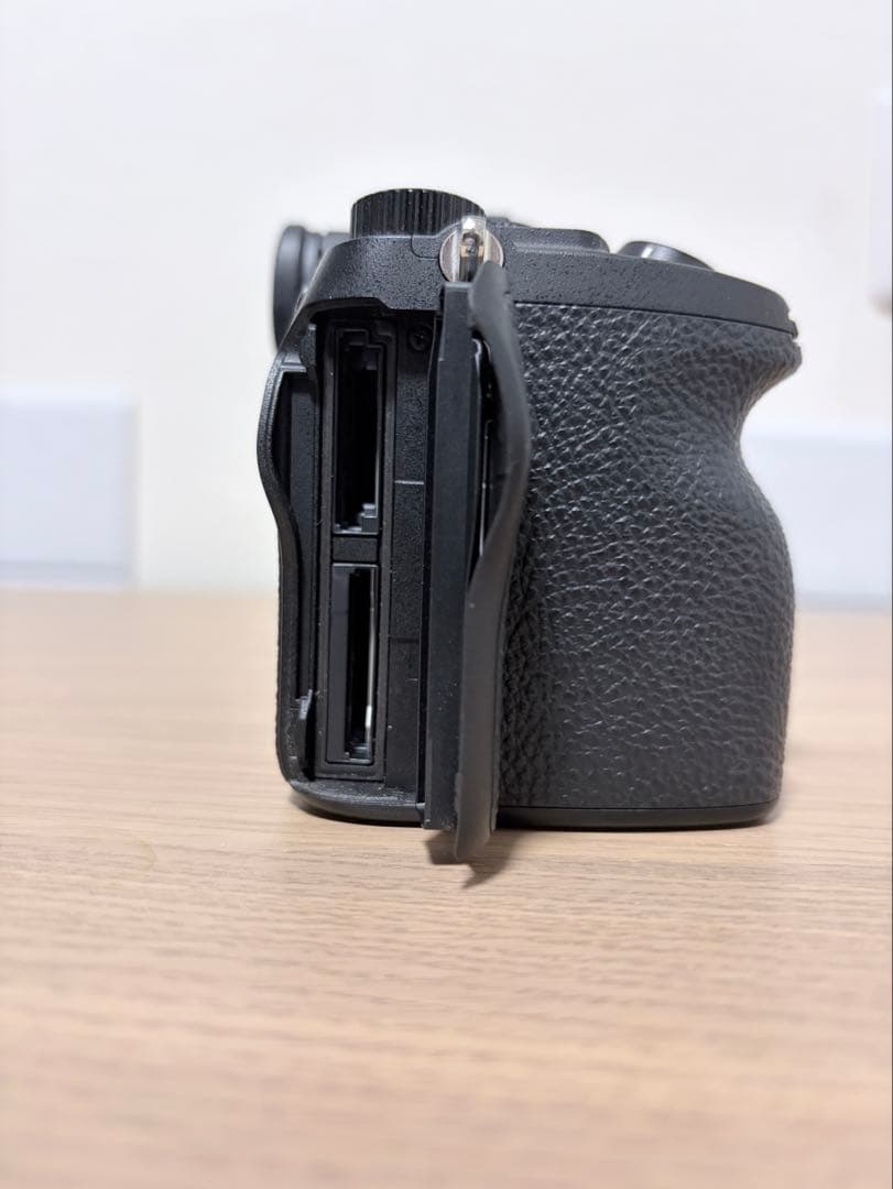 Sony A7 IV ILCE 7M4/B ボディ　カメラ　ソニー